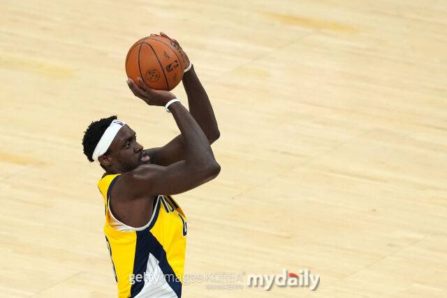 시아캄이 점퍼를 날리고 있다. /게티이미지코리아