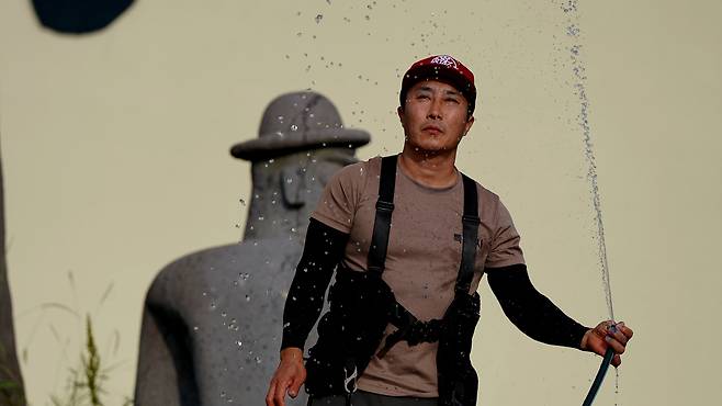 코미디언 김병만은 최근 제주 조천항에 체험형 테마공간인 ‘병만랜드’를 만들고 다양한 사람들과 소통하고 있다. [스카이터틀 제공]