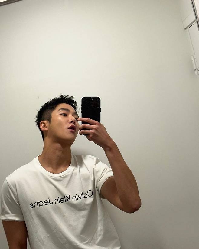 사진=로운 소셜미디어