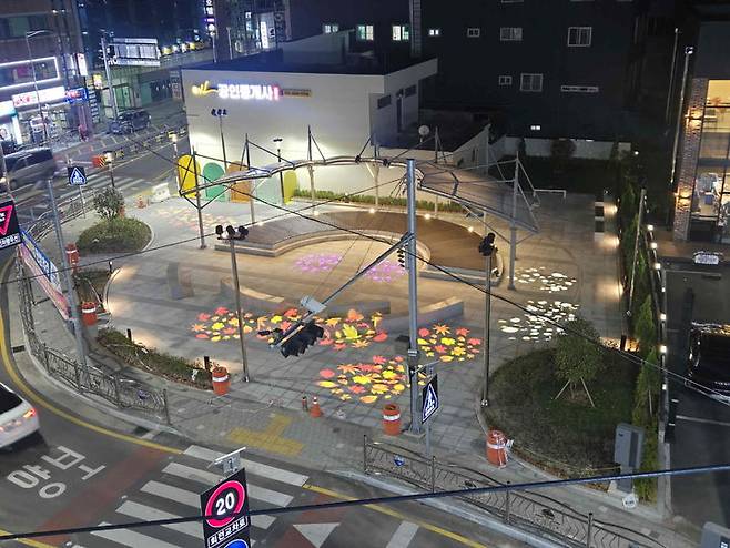 [밀양=뉴시스] 경남 밀양시 가곡회전교차로 쌈지공원 조성사업 전경. (사진=밀양시 제공) 2025.06.20. photo@newsis.com *재판매 및 DB 금지