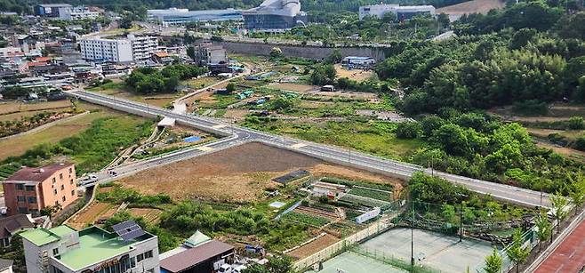 [밀양=뉴시스] 밀양시 교동오리~파미르아파트 간 도시계획도로 전경. (사진=밀양시 제공) 2025.06.20. photo@newsis.com *재판매 및 DB 금지