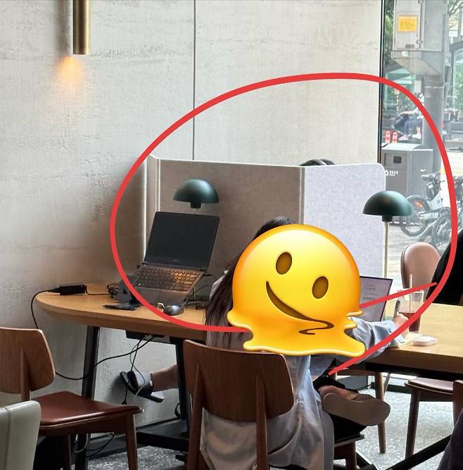 또 다른 누리꾼이 공유한 '외출 빌런'의 모습 [SNS '스레드' 캡처]