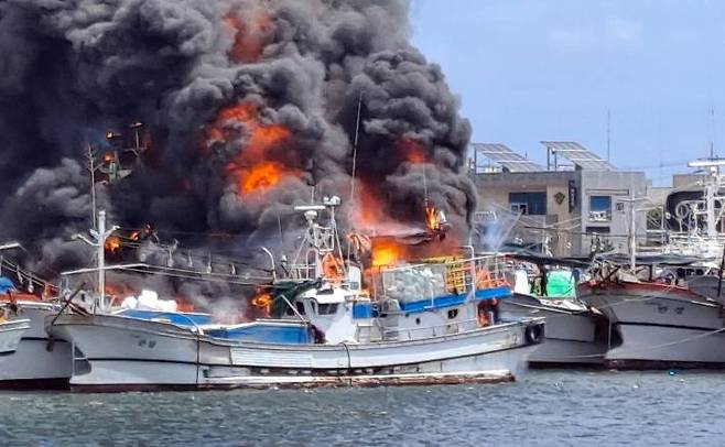 한림항 어선 화재 모습. 자료사진
