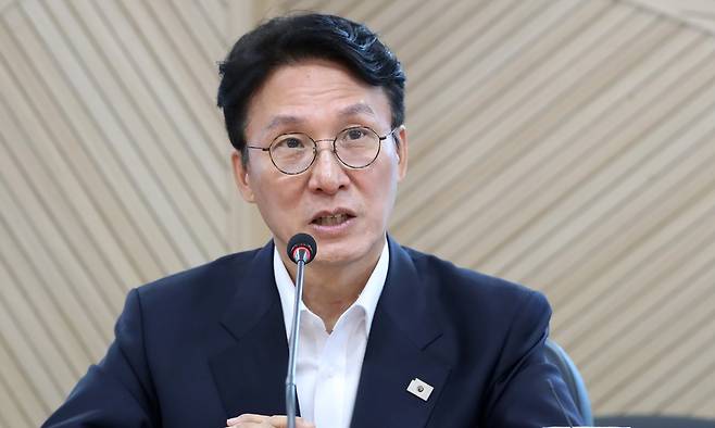김민석 국무총리 후보자가 20일 대구 수성구 대구디지털혁신진흥원에서 열린 '인공지능 전환(AX) 연구거점 조성을 위한 경청 간담회'에서 모두발언하고 있다. 대구=연합뉴스