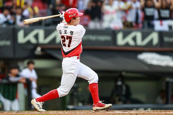 ▲ 리그 최정상급 중견수 수비력에 올해는 공격에서도 제 몫을 하며 주전 중견수로 자리를 잡아가고 있는 김호령 ⓒKIA타이거즈