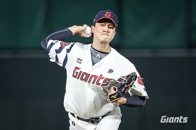 롯데 자이언츠 김원중. 롯데 자이언츠