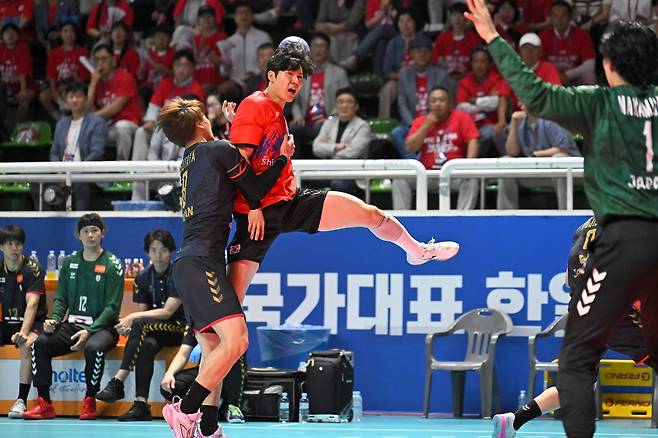 한국 핸드볼 대표팀이 한일 정기전에서 남녀 동반 승리를 거뒀다.(대한핸드볼협회 제공)