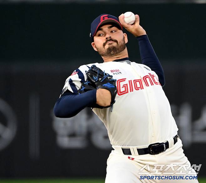 20일 부산 사직야구장에서 열린 삼성과 롯데의 경기, 롯데 선발투수 감보아가 역투하고 있다. 부산=허상욱 기자wook@sportschosun.com/2025.06.20/