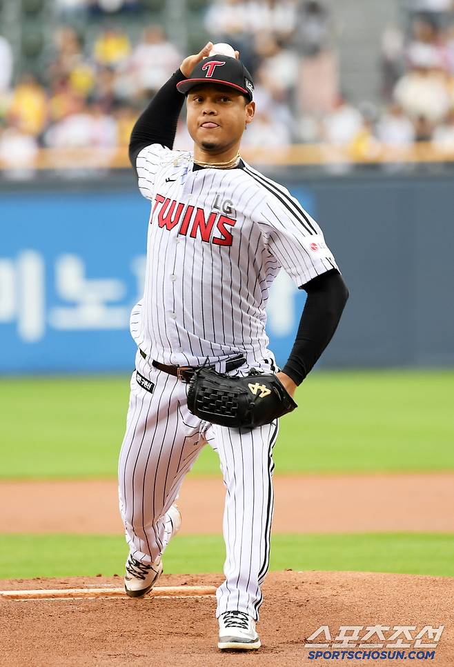 21일 잠실구장에서 열린 LG 트윈스와 두산 베어스의 경기. LG 에르난데스가 역투하고 있다. 잠실=박재만 기자 pjm@sportschosun.com/2025.06.21/