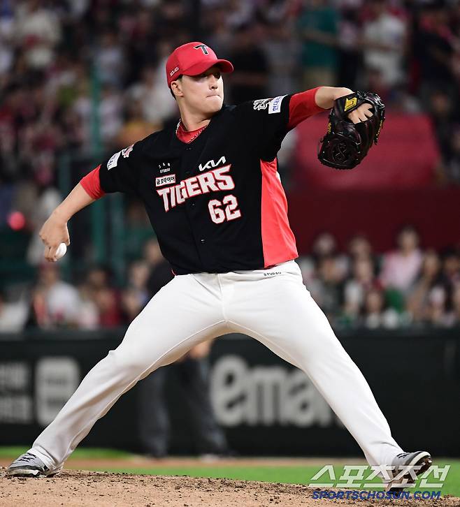 21일 인천 SSG랜더스필드에서 열린 SSG와 KIA의 경기. 투구하는 KIA 정해영. 인천=송정헌 기자songs@sportschosun.com/2025.06.21/