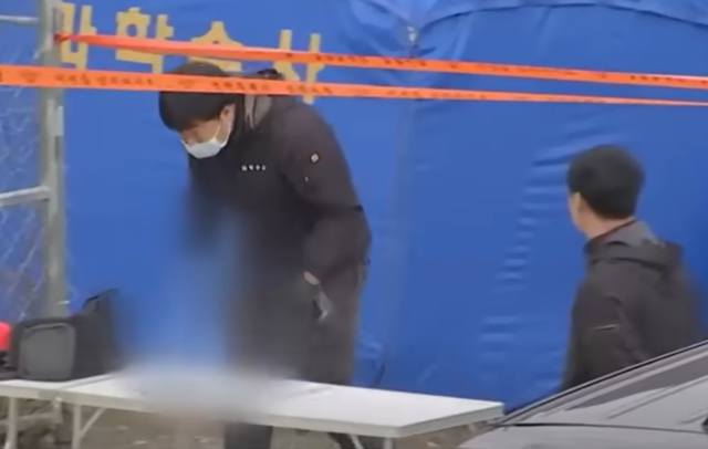 훼손된 시신이 발견된 강원 화천군 북한강에서 경찰이 조사를 벌이고 있다. 유튜브 YTN 채널 캡처