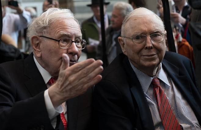 2019년 버크셔 주총에 참가한 워런 버핏과 찰리 멍거/AFPBBNews=뉴스1