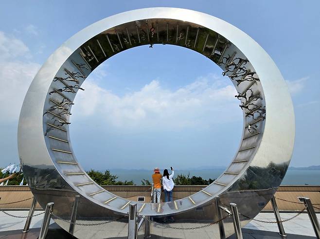 장흥126도타워 조형물&nbsp;‘율려(律呂)―어울림의&nbsp;시작’.