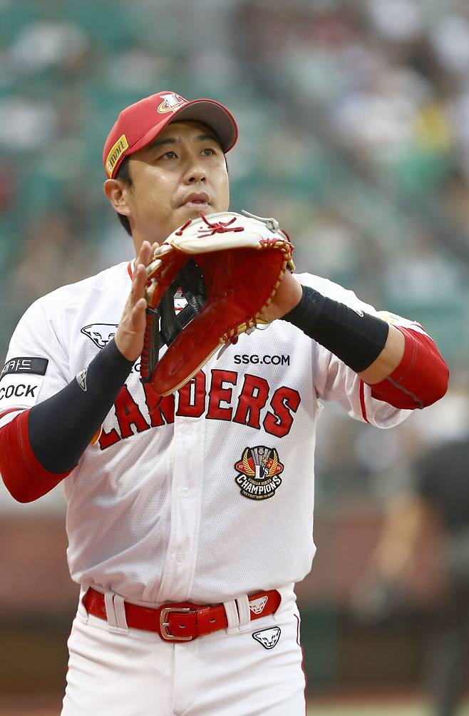 ▲ 은퇴식 특별엔트리로 SSG 소속으로 현역을 마무리하는 김강민 ⓒSSG랜더스