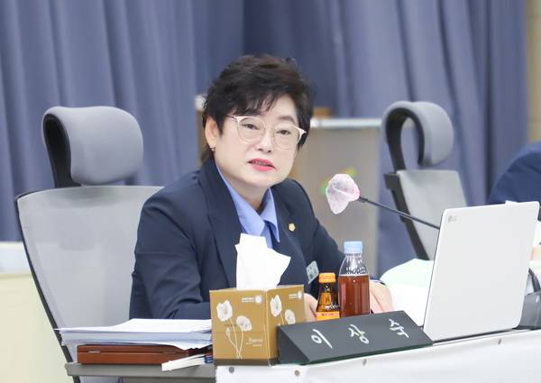 여주시의회 이상숙 의원이 19일 행정사무감사에서 지방세 체납 현황에 대해 질의하고 있다. 2025.6.19 / 여주시의회 제공