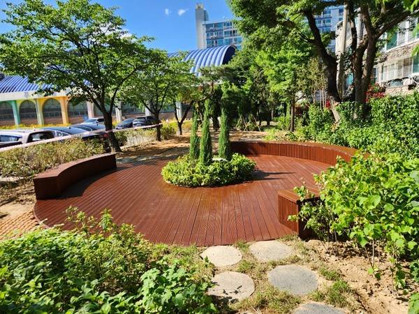 안양서초 조성한 학교 숲 사진