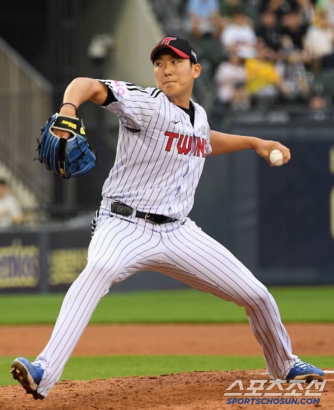 21일 잠실구장에서 열린 LG 트윈스와 두산 베어스의 경기. LG 손주영이 역투하고 있다. 잠실=박재만 기자 pjm@sportschosun.com/2025.06.21/