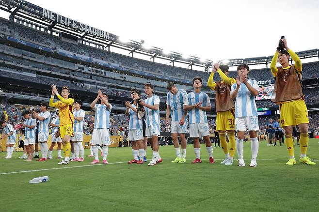 메트라이프 스타디움(뉴저지, 미국)/ 2025 피파 클럽월드컵/ 2차전/ 플루미넨시FC vs 울산HDFC/ 울산 단체/ 선수단 인사/ 사진 김정수