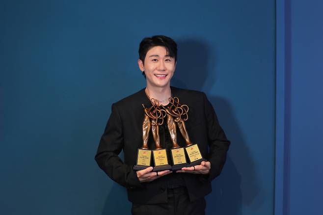 영탁, ‘제34회 서울가요대상’ 4관왕 수상 (제공: 어비스컴퍼니)