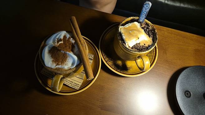 20250620_142024.jpg 온 가족 카페 다녀왔어요.