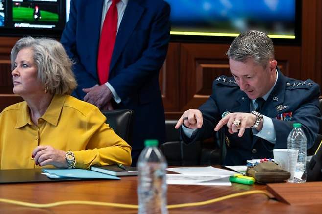 백악관 , 오늘 상황실 사진 공개