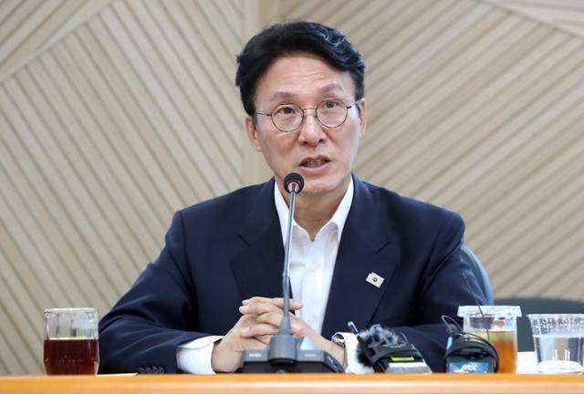 김민석 국무총리 후보자가 20일 대구 수성구 대구디지털혁신진흥원에서 열린 AX 연구거점 조성을 위한 경청 간담회에서 인사말을 하고 있다. 대구=뉴시스