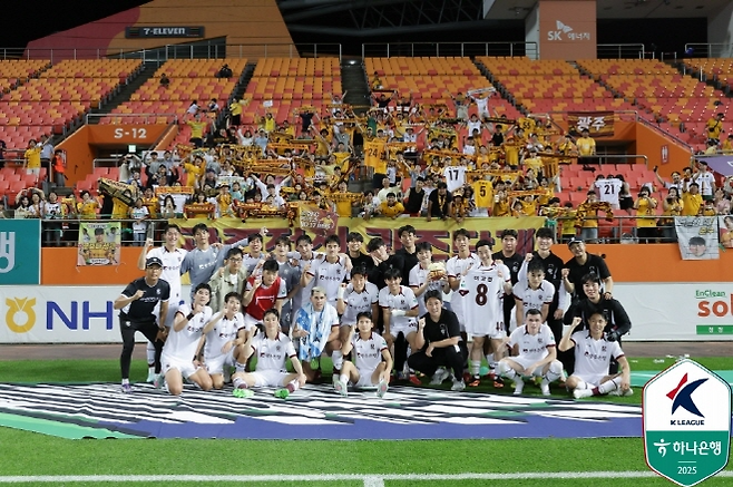 6월 18일 제주 SK 원정에서 귀중한 승점 3점을 챙긴 광주 FC. 사진=한국프로축구연맹