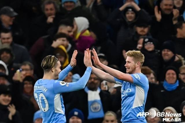 그릴리시의 운명이 어떻게 될지는 알 수 없다. 만약 그가 더 브라위너를 따라 나폴리로 간다면 스콧 맥토미니, 빌리 길모어, 로멜루 루카쿠 등과 함께 손발을 맞추게 된다. 사진=AFPBBNews=News1