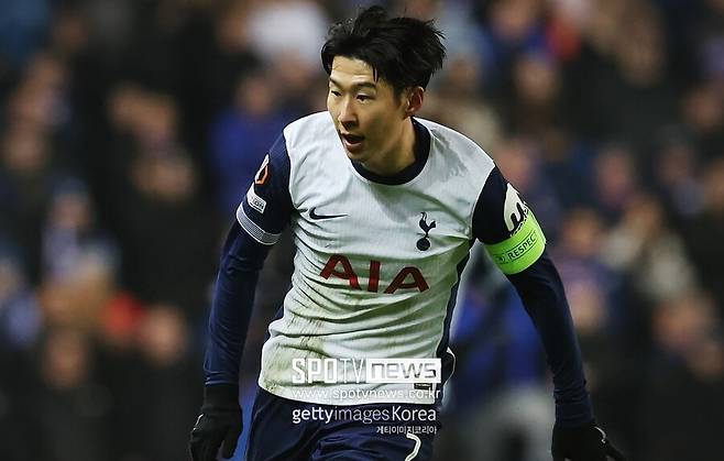 ▲ 와이니스는 손흥민의 시장성을 아주 높게 바라봤다. 30대 중반을 향해가는 나이에도 당장 매물로 나오면 4,000만 파운드(약 737억 원)에서 최대 5,000만 파운드까지 받을 수 있다고 단언한다. 그는 "아주 놀라운 이적이 될 것이다. 나는 충분히 거래가 이뤄질 수 있다고 생각한다. 올여름 손흥민이 사우디아라비아로 가는 것이 모두에게 이익이 될 것"이라고 강조했다.