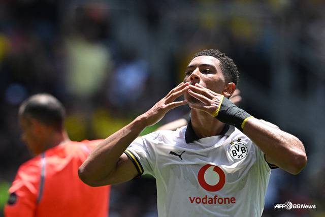 조브 벨링엄의 골 세리머니. /AFPBBNews=뉴스1