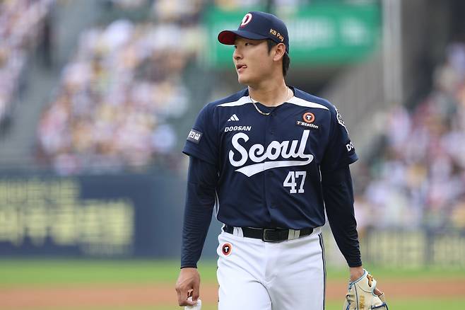 두산 베어스 토종 에이스 곽빈이 21일 서울 잠실야구장에서 열린 2025 신한 SOL Bank KBO리그 LG 트윈스와의 팀 간 7차전에 선발등판, 승리 투수가 됐다. 사진 두산 베어스