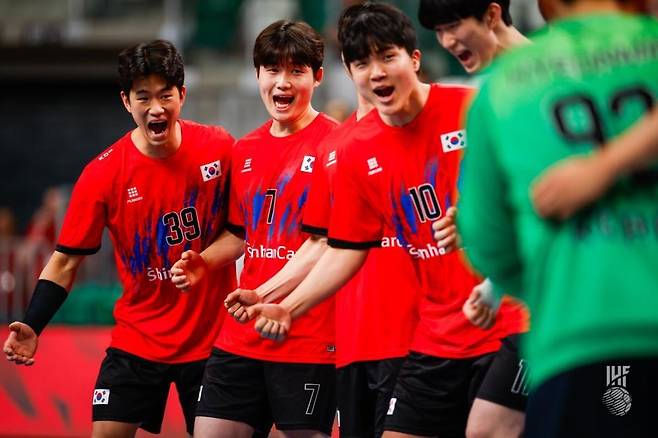 미국전 승리 후 기뻐하는 한국 선수들.  [국제핸드볼연맹 제공. 재판매 및 DB 금지]