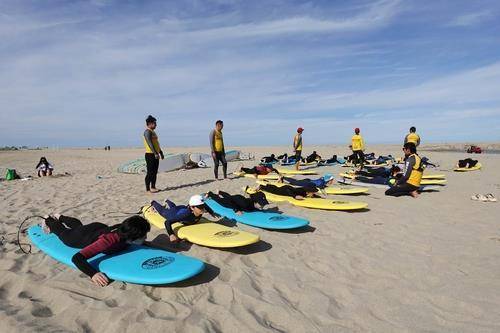 서핑 배우는 산골 유학생들 [인제군 제공. 재판매 및 DB 금지]