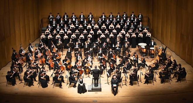 울산시립교향악단은 지난 20일 오후 7시 30분 울산문화예술회관 대공연장에서 제243회 정기연주회 '삶과 죽음의 성찰(Reflections of Life & Death)' 무대를 선보였다. 울산문화예술회관 제공