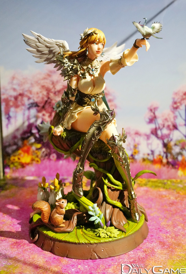 캐릭터 피규어도 본 전시에 앞서 많은 관심을 모았다.