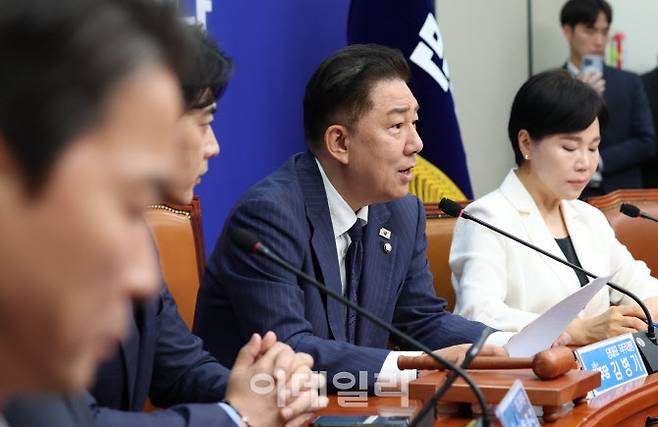 김병기 더불어민주당 당대표 직무대행 겸 원내대표가 23일 오전 서울 여의도 국회에서 열린 최고위원회의에서 모두발언을 하고 있다. (사진=노진환 기자)