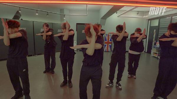 '특'의 포인트 안무 [사진제공=모프]