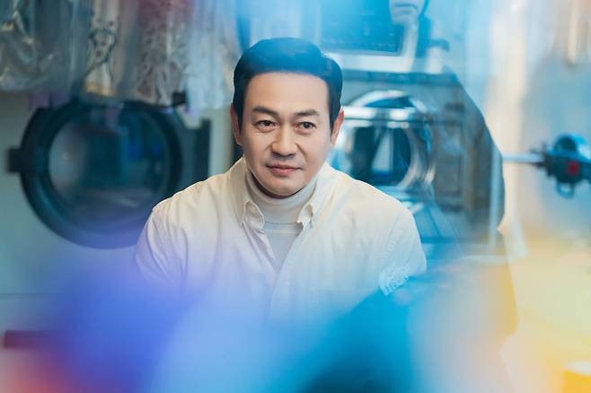 드라마 ‘메스를 든 사냥꾼’ 박주현, 박용우, 강훈 (제공: 월트디즈니컴퍼니 코리아)