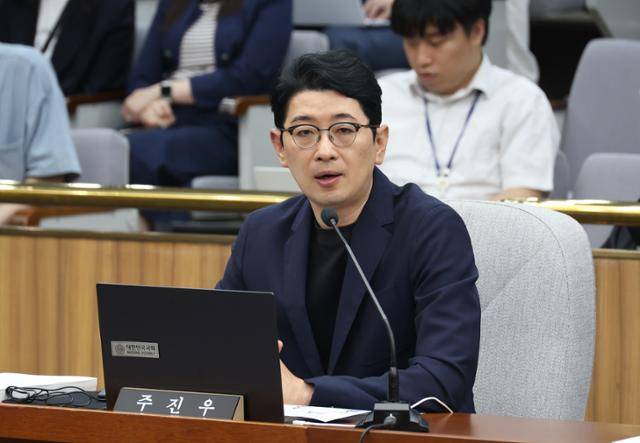 18일 서울 여의도 국회의사당에서 열린 국회 정무위원회의 국무총리(김민석) 임명동의에 관한 인사청문특별위원회 제1차 전체회의 도중 주진우 국민의힘 의원이 발언하고 있다. 뉴시스