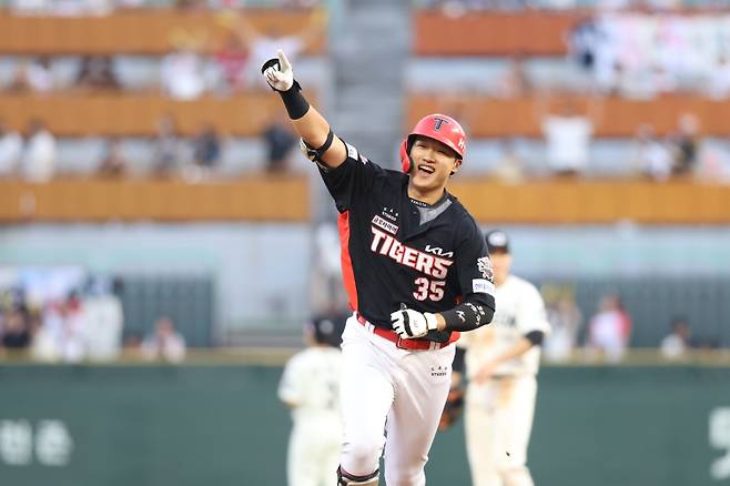 22일 인천 SSG전에서 8회 역전 결승 투런 홈런을 때려낸 김석환. KIA 제공
