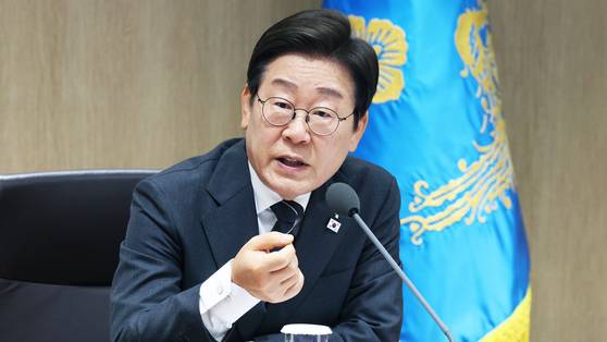 이재명 대통령이 지난 19일 서울 용산구 대통령실 청사에서 열린 국무회의에서 발언하고 있다. 대통령실통신사진기자단