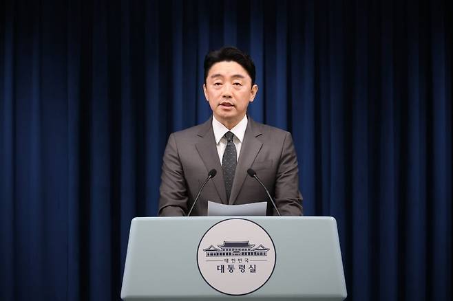 강훈식 대통령 비서실장이 23일 서울 용산 대통령실청사에서 장관 후보자에 대한 브리핑을 하고 있다./사진=대통령실사진기자단