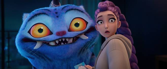 <케이팝 데몬 헌터스> 속 호랑이 악귀 ‘더피’와 헌트릭스 멤버 ‘루미’. 넷플릭스 제공