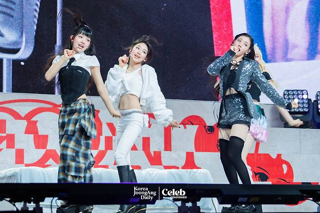 Girl group Baby DONT Cry performs “Bet You’ll Regret It” during a showcase for the release of its first single, “F Girl,” at Blue Square in central Seoul on June 23. [DANIELA GONZALEZ PEREZ]