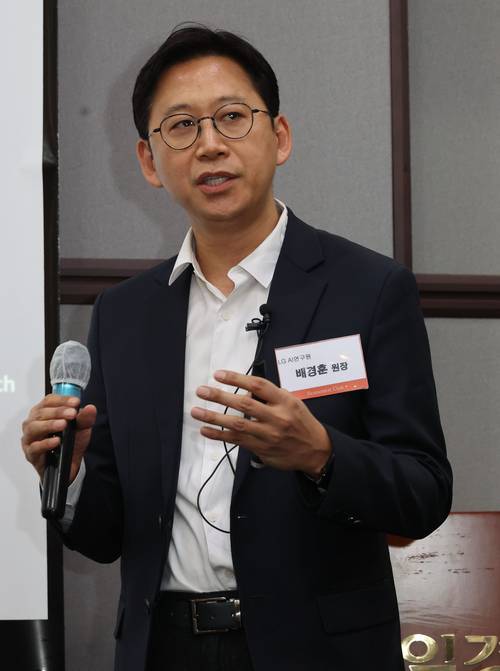 대통령실은 23일 강훈식 대통령비서실장의 브리핑을 통해 이재명 대통령의 장관급 내각 인선을 발표했다. 사진은 배경훈 AI연구원장 과학기술정보통신부 장관 후보자. [이승환 기자]