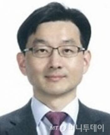 (서울=뉴스1) 이재명 기자 = 이재명 대통령이 23일 국무조정실장에 윤창렬 LG글로벌 전략개발원장을 지명했다. (대통령실 제공. 재판매 및 DB 금지) 2025.6.23/뉴스1  Copyright (C) 뉴스1. All rights reserved. 무단 전재 및 재배포,  AI학습 이용 금지.