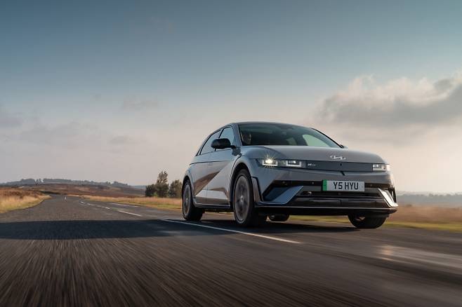 현대차 아이오닉5가 '2025 드라이버스 초이스 어워드'에서 '도심 운전자를 위한 최고의 차'를 수상했다. /사진=현대차