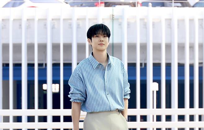 최우식의 프렌치 무드 공항패션[아미(AMI) 제공]