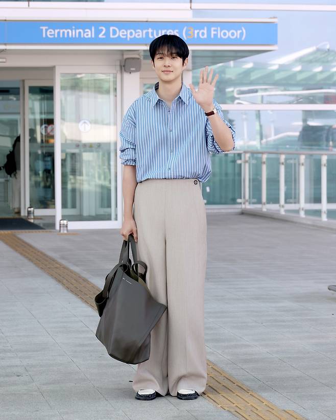 최우식의 프렌치 무드 공항패션[아미(AMI) 제공]