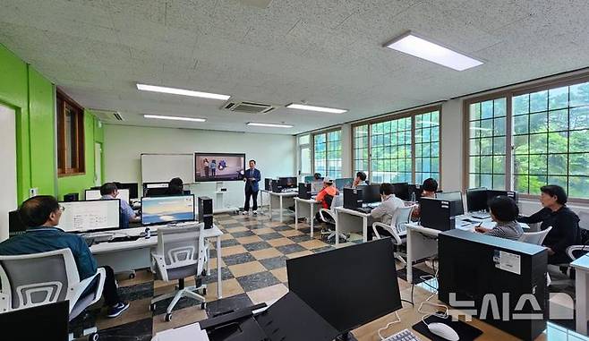 [창원=뉴시스]디지털 상설배움터.(사진=경남도 제공)
